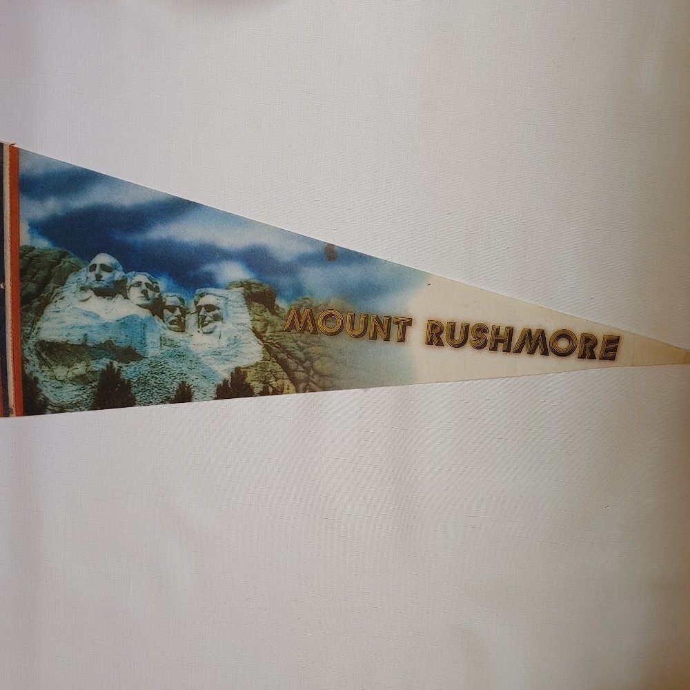 VINTAGE Mount Rushmore Felt Pennant Banner